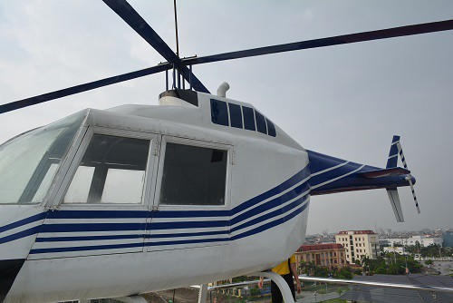Bắt trùm cá độ trưng bày trực thăng trên nóc nhà - Ảnh 1.
