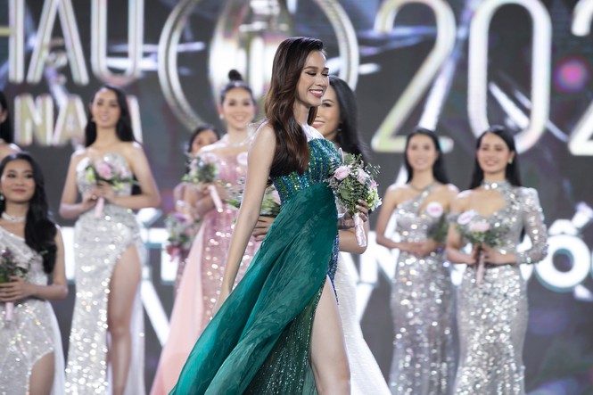 Ngắm nhan sắc 35 thí sinh vào Chung kết Hoa hậu Việt Nam 2020 - Ảnh 21.