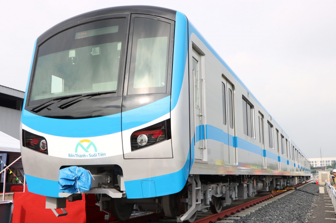 TP HCM đón nhận đoàn tàu đầu tiên của tuyến metro số 1 - Ảnh 2.