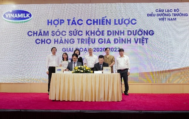 Vinamilk cùng tập đoàn dinh dưỡng CHR Hansen Đan Mạch hỗ trợ các điều dưỡng trưởng để chăm sóc cho hàng triệu trẻ em và người cao tuổi - Ảnh 1. Vinamilk cùng tập đoàn dinh dưỡng CHR Hansen Đan Mạch hỗ trợ các điều dưỡng trưởng để chăm sóc cho hàng triệu trẻ em và người cao tuổi - Ảnh 1.