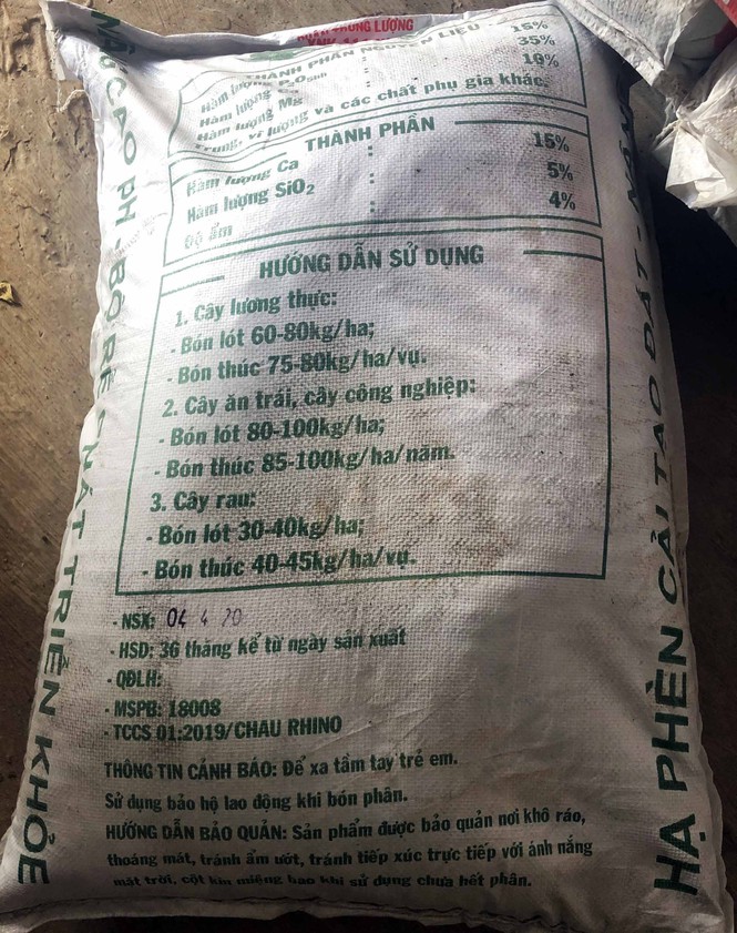 Lâm Đồng: Phát hiện 40 tấn phân bón giả sản xuất bằng đất và bột đá - Ảnh 2.