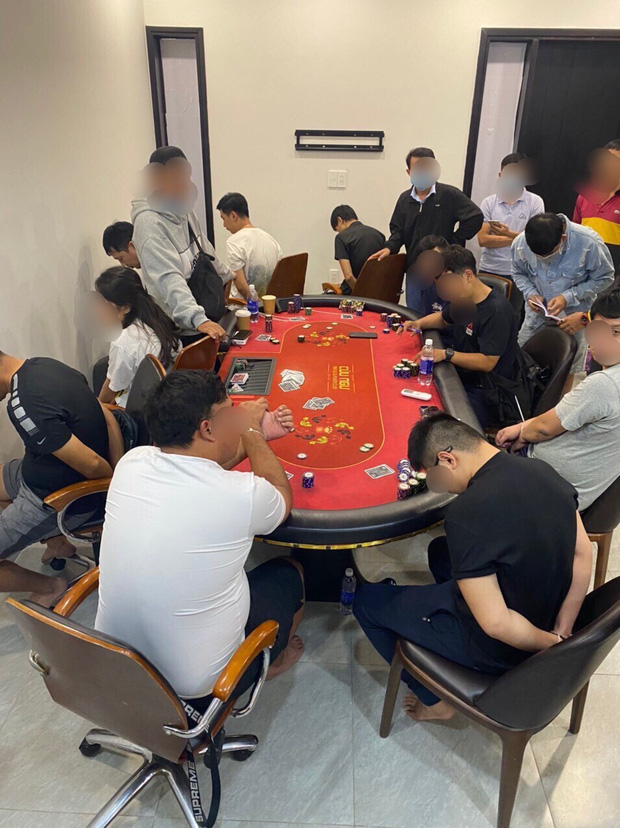 Đột kích sòng bạc Poker quy tụ nhiều người ngoại quốc - Ảnh 1.