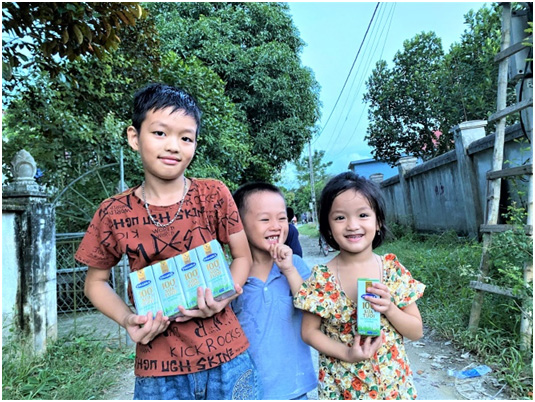 Tại Nghệ An, năm 2020, Vinamilk và Quỹ sữa Vươn cao Việt Nam cũng trao tặng gần 60.000 ly sữa cho hơn 660 trẻ em có hoàn cảnh khó khăn, với tổng giá trị khoảng 430 triệu đồng.