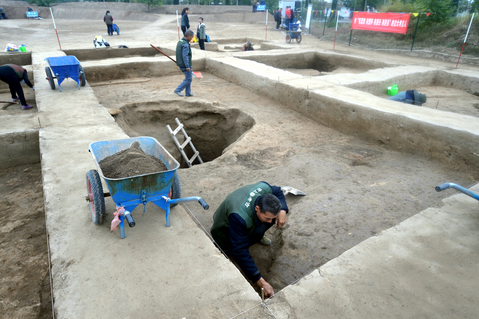 Các nhà khảo cổ khai quật tác phẩm điêu khắc con tằm 6.000 năm tuổi ở Trung Quốc - Ảnh 2.