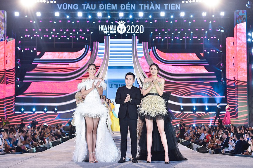 Bốn Hoa hậu 'đọ' catwalk trên sàn runway dài 40m - Ảnh 5.
