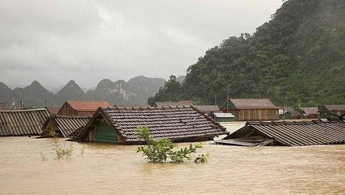 Các cơn bão gần đây ở miền Trung gây thiệt hại lên tới 1,3 tỷ USD - Ảnh 1.
