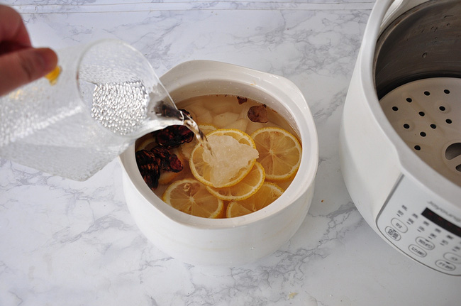 Cách làm đồ uống từ quả lê giúp trị ho cực hiệu quả cho cả nhà trong mùa lạnh - Ảnh 3.