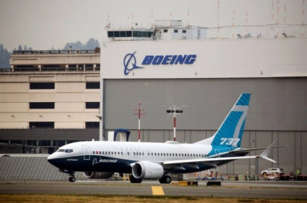 Sau 20 tháng cấm bay, Boeing 737 MAX được quay lại bầu trời - Ảnh 1.