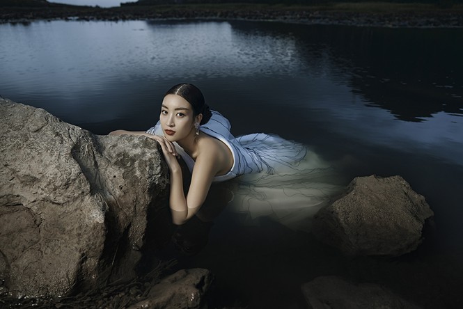 Hoa hậu Đỗ Mỹ Linh hoá mỹ nhân cổ trang giữa sông núi Tràng An - Ảnh 10.