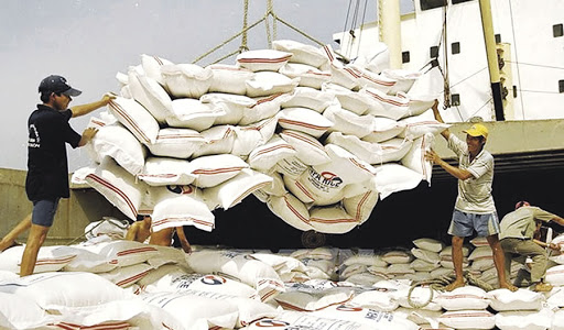 Giá gạo Việt xuất khẩu tăng vọt, gần 500 USD/tấn - Ảnh 1.