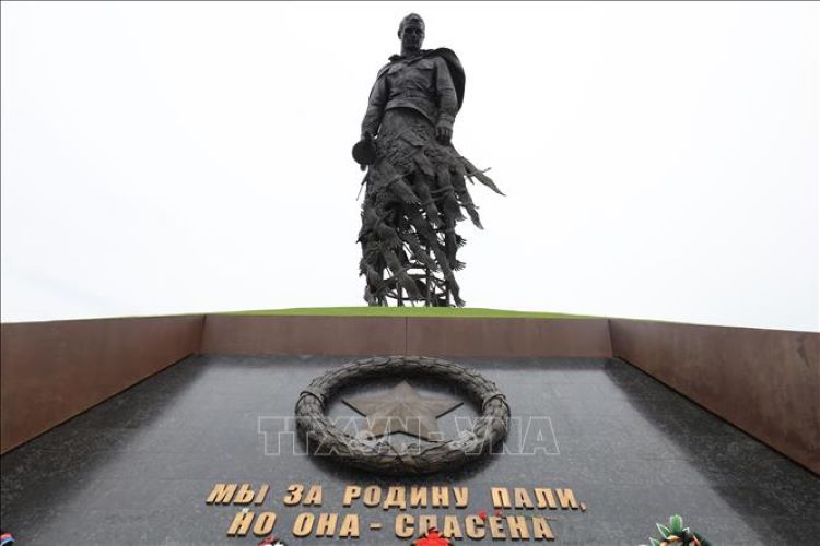 Bản anh hùng ca của tượng đài tưởng niệm người lính Xô Viết tại Rzhev - Ảnh 2.