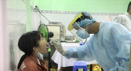 Bộ Y tế đang nỗ lực để người Việt Nam tiếp cận với vaccine ngừa COVID-19 sớm nhất - Ảnh 1.