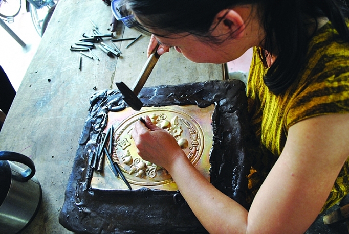 Đồng Xâm (Thái Bình) - Tinh hoa làng nghề chạm bạc - Ảnh 1. Đồng Xâm (Thái Bình) - Tinh hoa làng nghề chạm bạc - Ảnh 1.