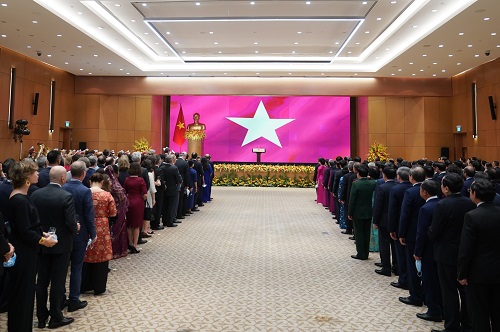 Thủ tướng tin tưởng vào tương lai chung tốt đẹp của Việt Nam và cộng đồng quốc tế - Ảnh 3.