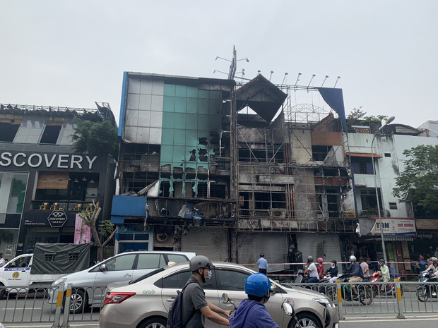 Bất ngờ với lời khai của đối tượng gây cháy ngân hàng Eximbank ở Sài Gòn - Ảnh 1.