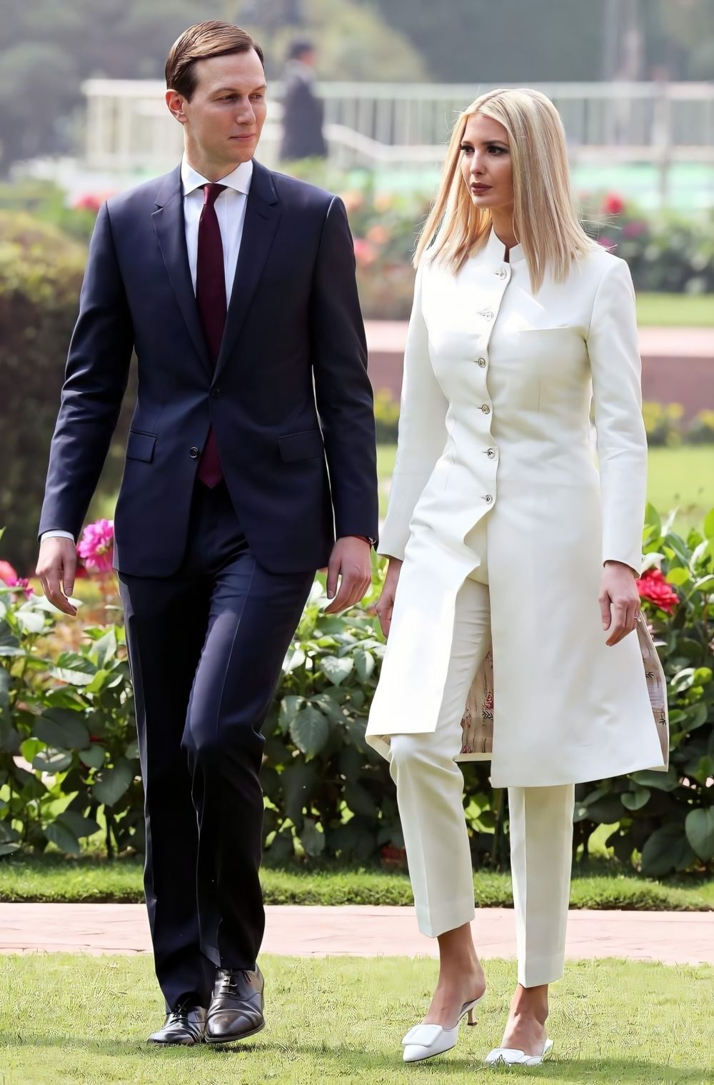 Phong cách thời trang kín đáo, thời thượng của ái nữ Tổng thống Donald Trump - Ảnh 5.
