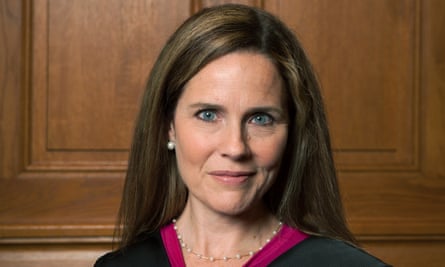 Bà Amy Coney Barrett chính thức được Tổng thống Trump đề cử chức Thẩm phán Tòa án Tối cao Mỹ - Ảnh 1.