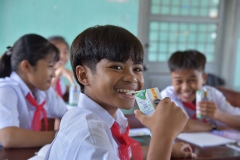 Quỹ sữa vươn cao Việt Nam 2020: Vinamilk tặng sữa cho các em học sinh là con em đồng bào dân tộc thiểu số - Ảnh 4.