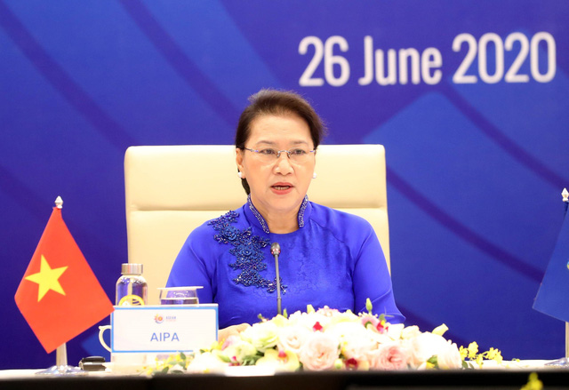 Chủ tịch Quốc hội Nguyễn Thị Kim Ngân, Chủ tịch AIPA lần thứ 41 phát biểu tại cuộc Đối thoại giữa các Nhà lãnh đạo ASEAN và AIPA dưới hình thức trực tuyến, trong khuôn khổ Hội nghị Cấp cao ASEAN 36, tại Hà Nội (Ảnh: TTXVN)