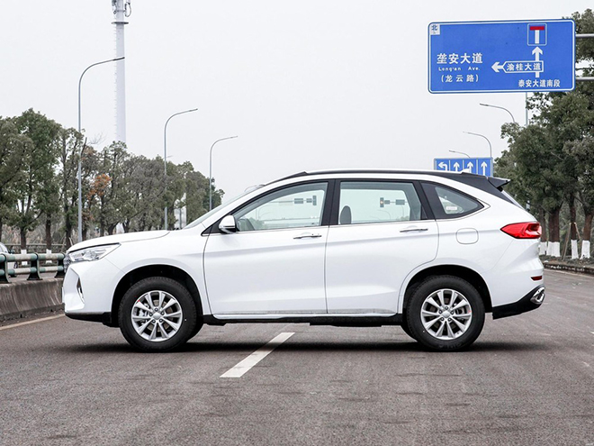 Nội thất vượt mong đợi của xe Trung Quốc giá rẻ 256 triệu đồng - Ảnh 2. Nội thất vượt mong đợi của xe Trung Quốc giá rẻ 256 triệu đồng - Ảnh 2.