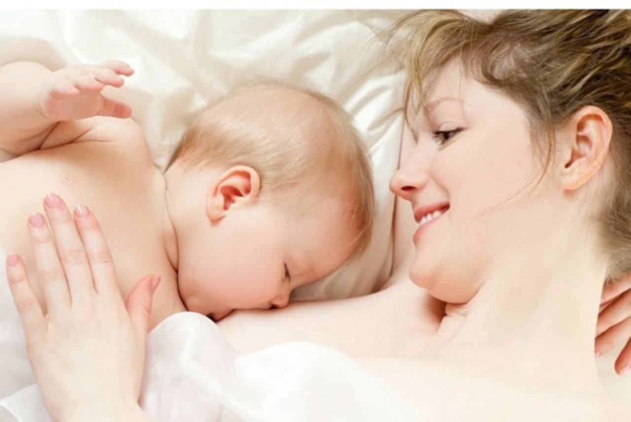 Ảnh 3. cho trẻ sơ sinh bú
