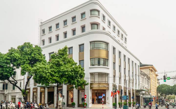 Tòa nhà văn phòng đắt nhất Hà Nội: Giá thuê từ vài trăm triệu đến nửa tỷ đồng mỗi tháng, sang chảnh như khách sạn 5 sao dù tuổi đời 26 năm - Ảnh 2.