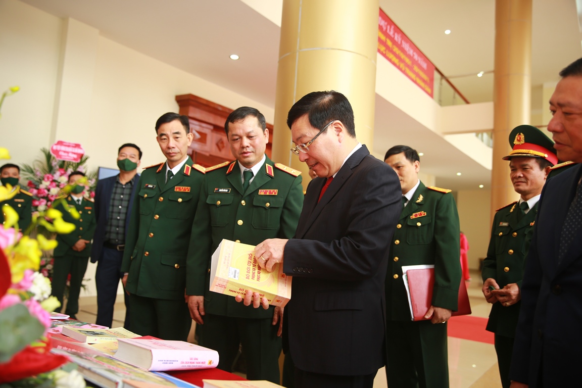 Học viện Chính trị, Bộ Quốc phòng, đón nhận danh hiệu ‘Anh hùng LLVT nhân dân’ - Ảnh 3.