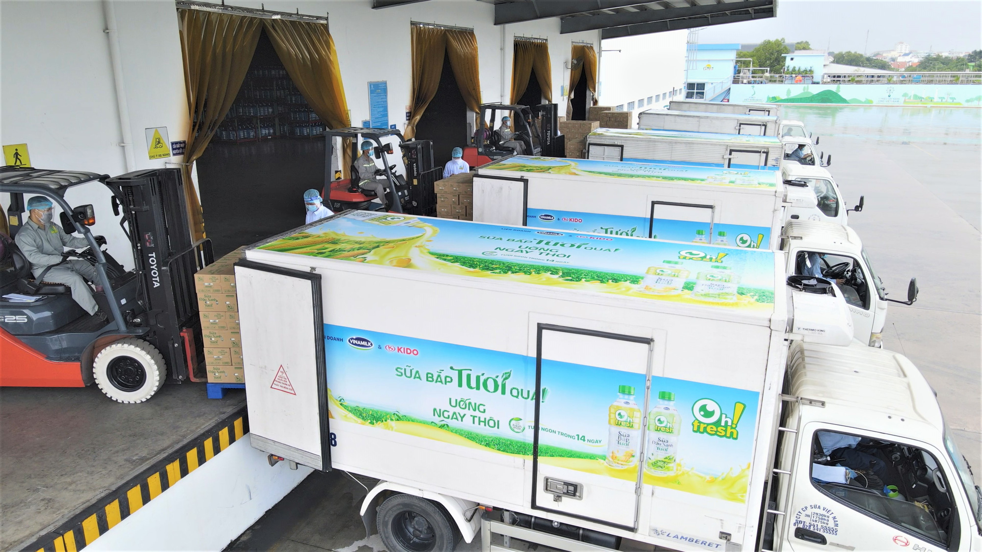 Liên doanh Vinamilk và KIDO – Vibev chính thức ‘chào sân’: Ra mắt 2 sản phẩm trong dòng nước tươi Oh Fresh, mục tiêu đứng đầu ngành và thu về 2.000 tỷ sau 5 năm - Ảnh 1. Liên doanh Vinamilk và KIDO – Vibev chính thức ‘chào sân’: Ra mắt 2 sản phẩm trong dòng nước tươi Oh Fresh, mục tiêu đứng đầu ngành và thu về 2.000 tỷ sau 5 năm - Ảnh 1.