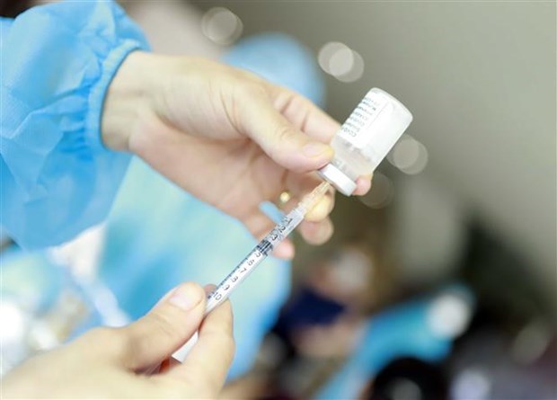 Bộ Y tế: Đẩy nhanh tiến độ tiêm chủng, không để vaccine COVID-19 tồn trong kho - Ảnh 2.