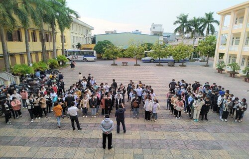 Thái Bình: Trường Cao đẳng Y tế huy động hơn 350 sinh viên, giảng viên và bác sĩ tình nguyện tham gia hỗ trợ phòng chống dịch - Ảnh 2.