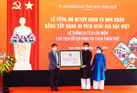 Đón nhận Bằng xếp hạng di tích quốc gia đặc biệt hệ thống di tích lưu niệm Chủ tịch Hồ Chí Minh ở Thừa Thiên Huế. - Ảnh 1.