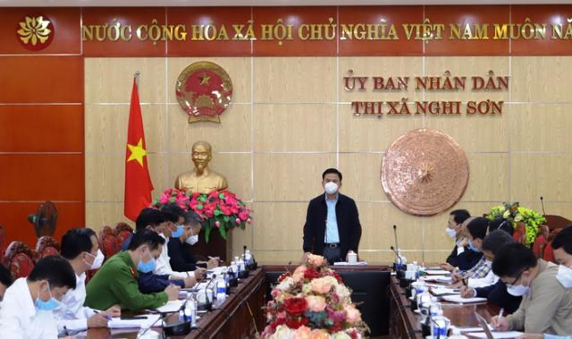 Thanh Hóa: Thị xã Nghi Sơn tạm dừng các hoạt động không thực sự thiết yếu - Ảnh 1.