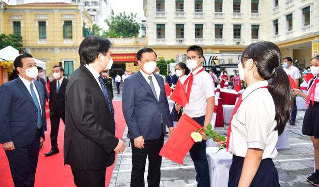 Bí thư Thành ủy Hà Nội: Từng bước đưa hệ thống giáo dục Thủ đô trở lại “bình thường mới” - Ảnh 2.