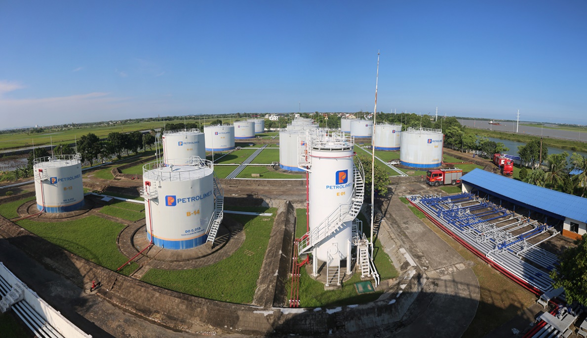 Công ty xăng dầu Nghệ An nâng cao chất lượng phục vụ khách hàng. - Ảnh 2. Công ty xăng dầu Nghệ An nâng cao chất lượng phục vụ khách hàng. - Ảnh 2.