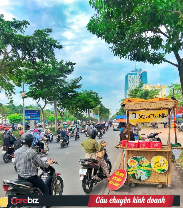 Bếp Cụ Nho làm chuỗi xe đẩy bán xôi vỉa hè tại Sài Gòn: Chi phí nhượng quyền 18 triệu đồng, đã có 39 điểm bán, là đối tác với Viejet Air, FPT... - Ảnh 2.