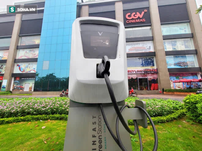 Cận cảnh những trạm sạc nhanh đầu tiên cho ô tô điện VinFast tại Hà Nội - Ảnh 2. Cận cảnh những trạm sạc nhanh đầu tiên cho ô tô điện VinFast tại Hà Nội - Ảnh 2.