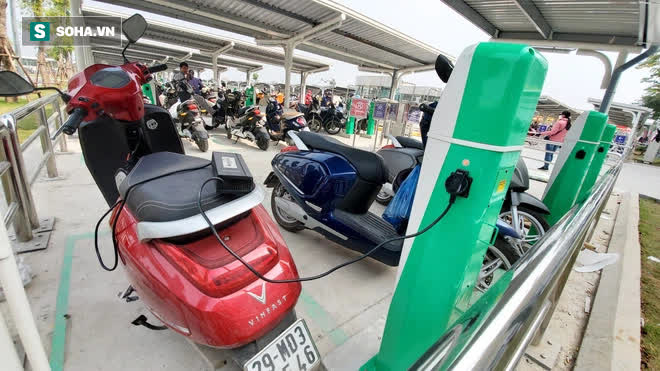 Cận cảnh những trạm sạc nhanh đầu tiên cho ô tô điện VinFast tại Hà Nội - Ảnh 6. Cận cảnh những trạm sạc nhanh đầu tiên cho ô tô điện VinFast tại Hà Nội - Ảnh 6.
