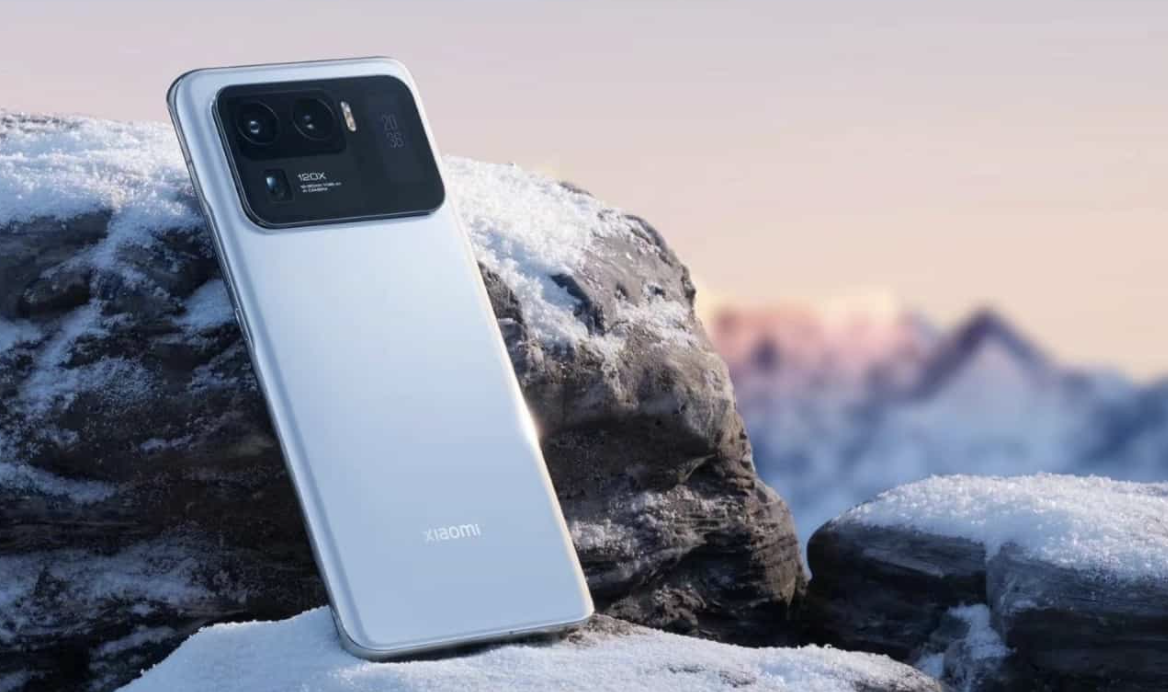 Xiaomi ra mắt điện thoại quái vật 2 màn hình, giá 900 USD - Ảnh 1. Xiaomi ra mắt điện thoại quái vật 2 màn hình, giá 900 USD - Ảnh 1.