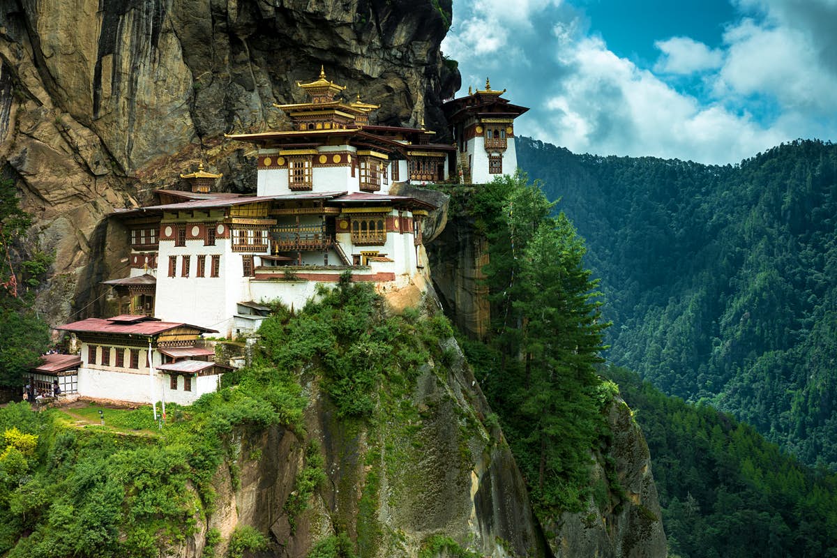 Những điều độc nhất vô nhị ở Vương quốc hạnh phúc Bhutan: Không smartphone, không thuốc lá và không GDP - Ảnh 1.