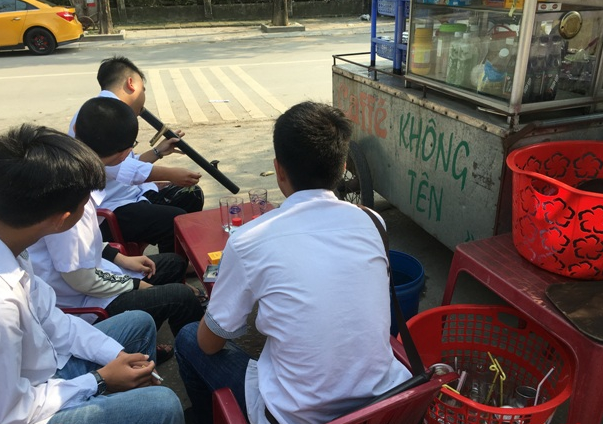 Sốc: Phát hiện thuốc lá điện tử có chứa ma túy tổng hợp, nguy cơ tàn phá sức khỏe học sinh - Ảnh 2. Sốc: Phát hiện thuốc lá điện tử có chứa ma túy tổng hợp, nguy cơ tàn phá sức khỏe học sinh - Ảnh 2.