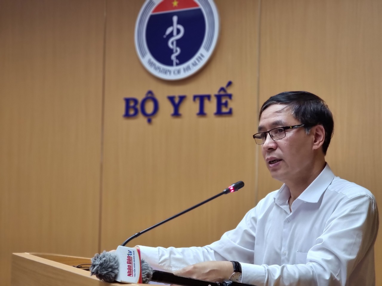 Bộ Y tế cảnh báo về khu vực nóng có nguy cơ làm bùng phát dịch Covid-19 - Ảnh 1. Bộ Y tế cảnh báo về khu vực nóng có nguy cơ làm bùng phát dịch Covid-19 - Ảnh 1.