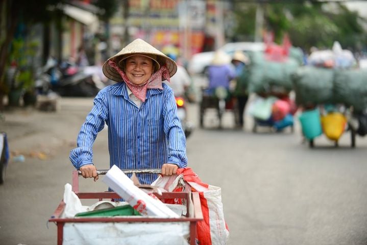 Lần đầu tiên Việt Nam có ‘ve chai công nghệ’: Kết nối thu mua qua app như Uber, Grab, nhắm nâng chất lượng nguồn nguyên liệu tái chế - Ảnh 1.