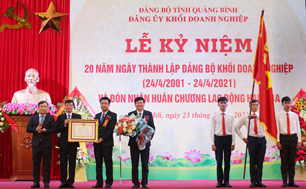 Quảng Bình: Đảng bộ Khối Doanh nghiệp tổ kỷ niệm 20 năm ngày thành lập  - Ảnh 1.