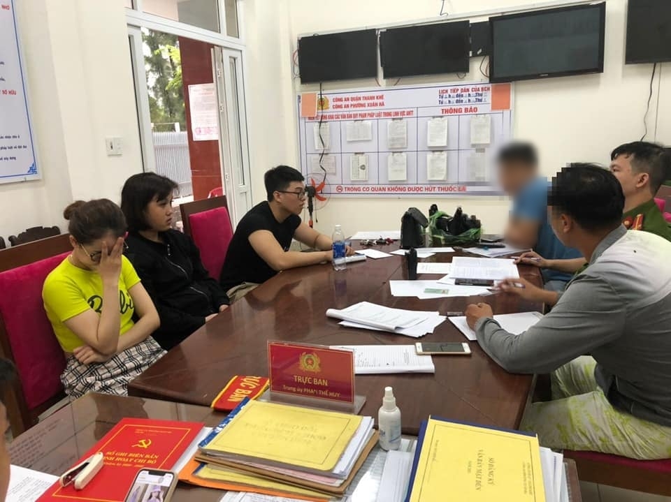 2 đôi nam nữ thuê khách sạn để mở tiệc sinh nhật bằng ma túy - Ảnh 1. 2 đôi nam nữ thuê khách sạn để mở tiệc sinh nhật bằng ma túy - Ảnh 1.