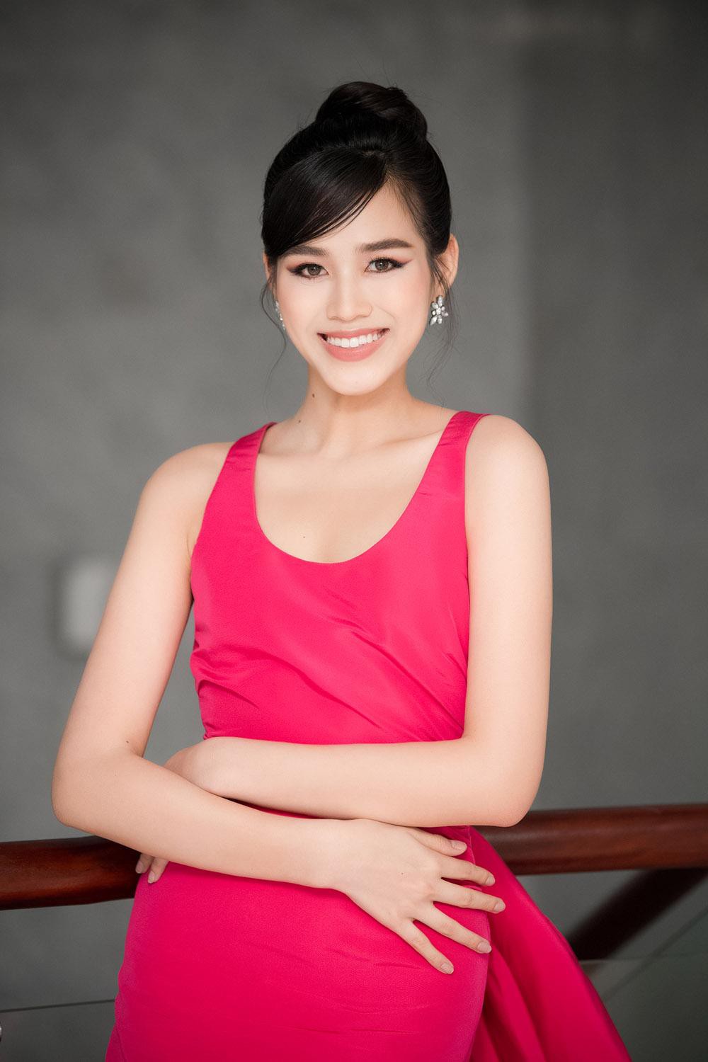 Hoa hậu Đỗ Thị Hà và Lương Thùy Linh nóng bỏng trong trang phục gam màu rực rỡ của nhà thiết kế Công Trí - Ảnh 5.