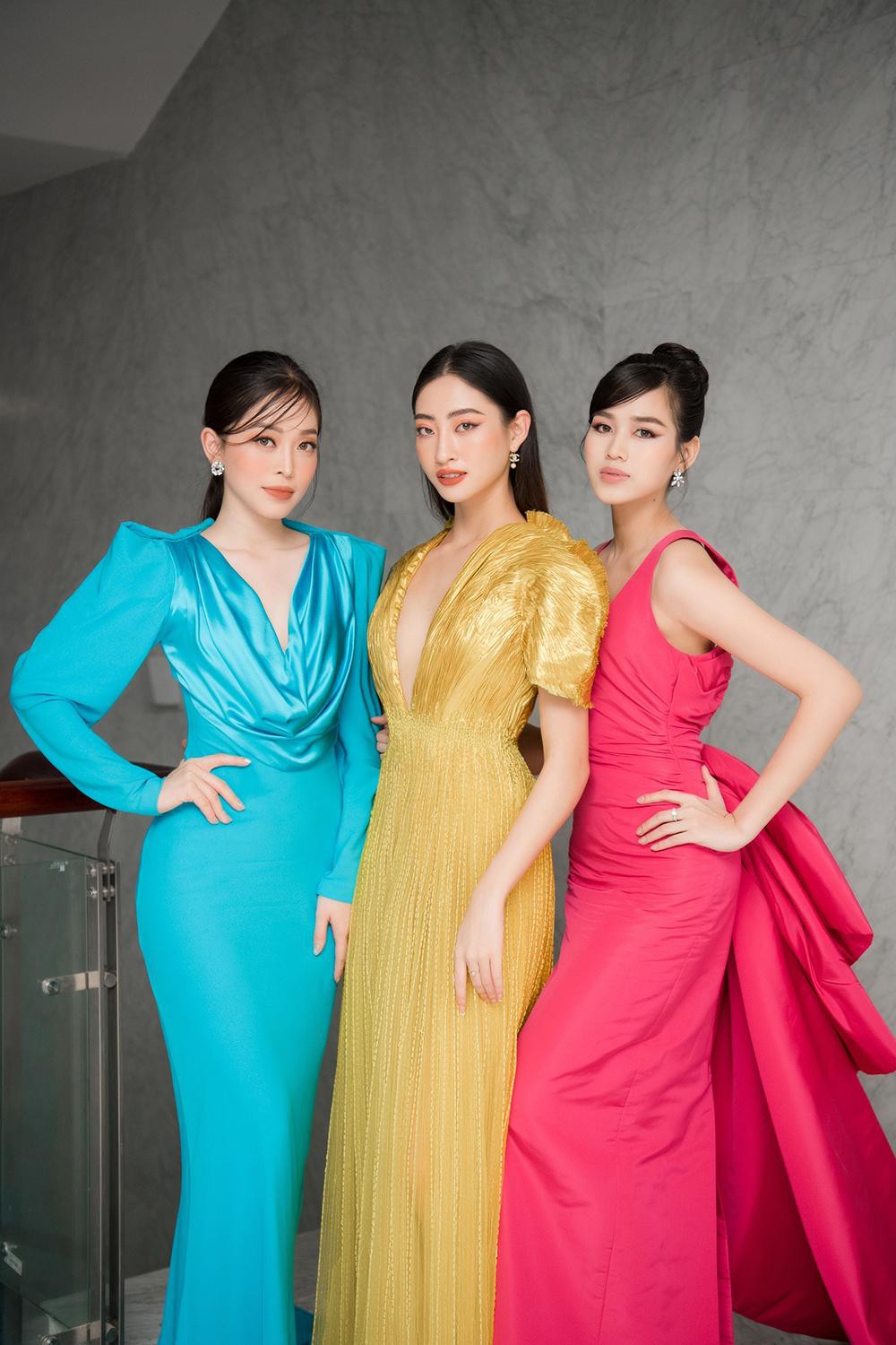 Hoa hậu Đỗ Thị Hà và Lương Thùy Linh nóng bỏng trong trang phục gam màu rực rỡ của nhà thiết kế Công Trí - Ảnh 15.