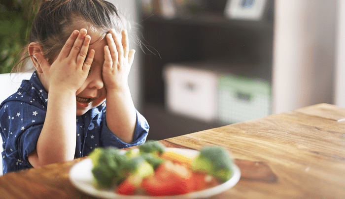 Nếu tiếp tục cho trẻ ăn 10 loại thực phẩm sau nguy cơ dậy thì sớm ở trẻ là điều không tránh khỏi - Ảnh 3.