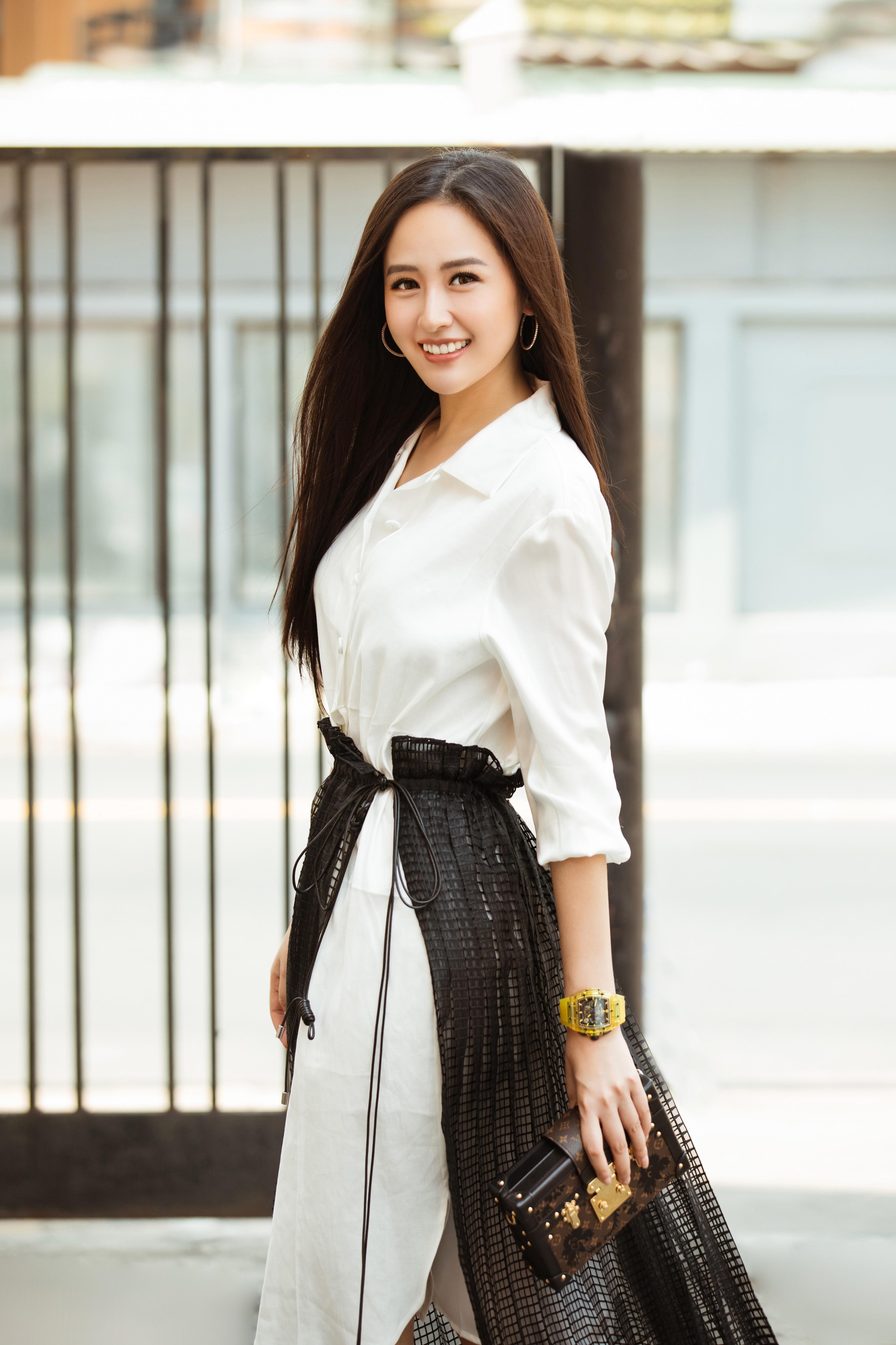Dự show "Ký ức vui vẻ" Mai Phương Thúy gây bất ngờ về nhan sắc trẻ trung khi diện sơ - mi trắng - Ảnh 2. Dự show "Ký ức vui vẻ" Mai Phương Thúy gây bất ngờ về nhan sắc trẻ trung khi diện sơ - mi trắng - Ảnh 2.
