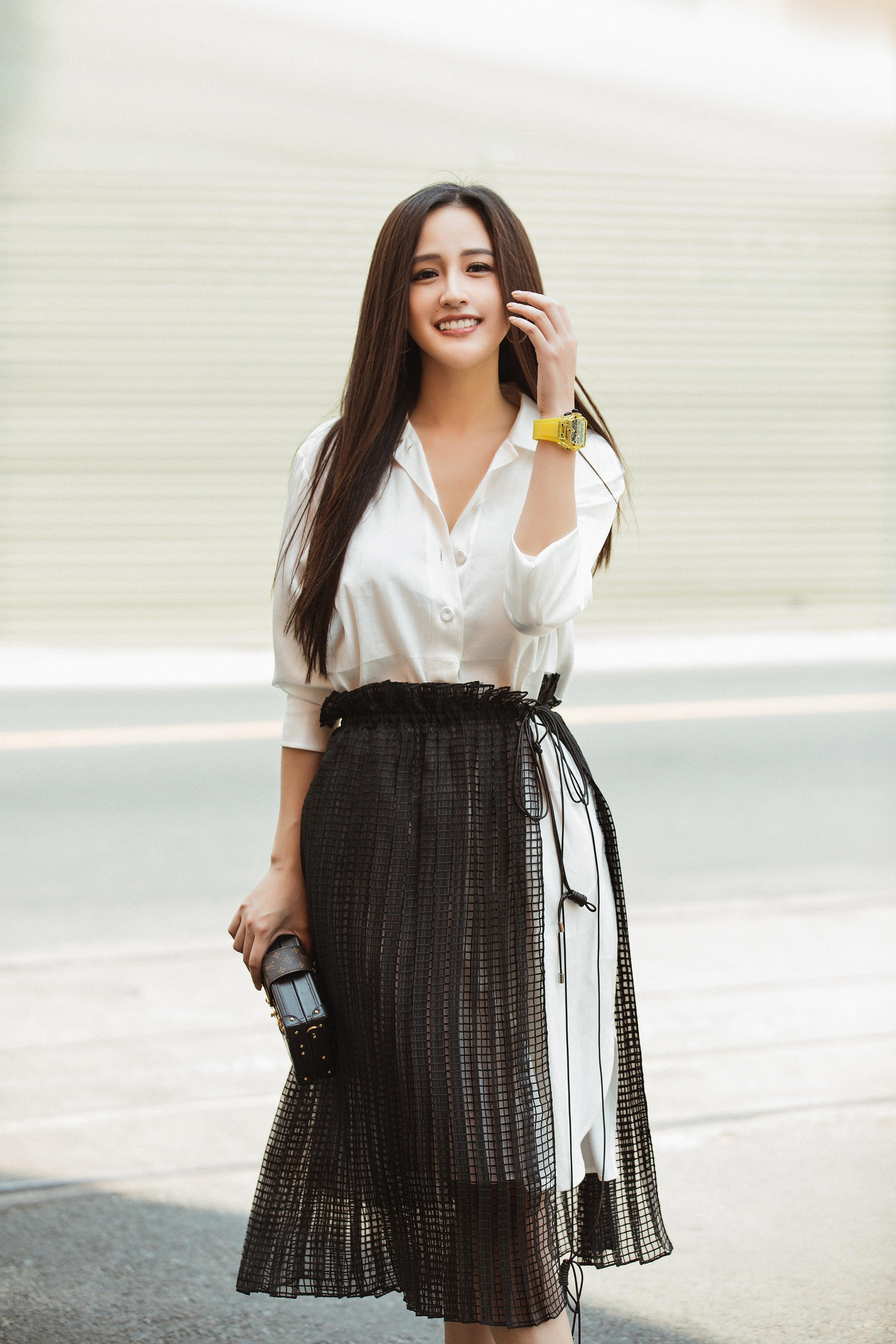 Dự show "Ký ức vui vẻ" Mai Phương Thúy gây bất ngờ về nhan sắc trẻ trung khi diện sơ - mi trắng - Ảnh 1. Dự show "Ký ức vui vẻ" Mai Phương Thúy gây bất ngờ về nhan sắc trẻ trung khi diện sơ - mi trắng - Ảnh 1.