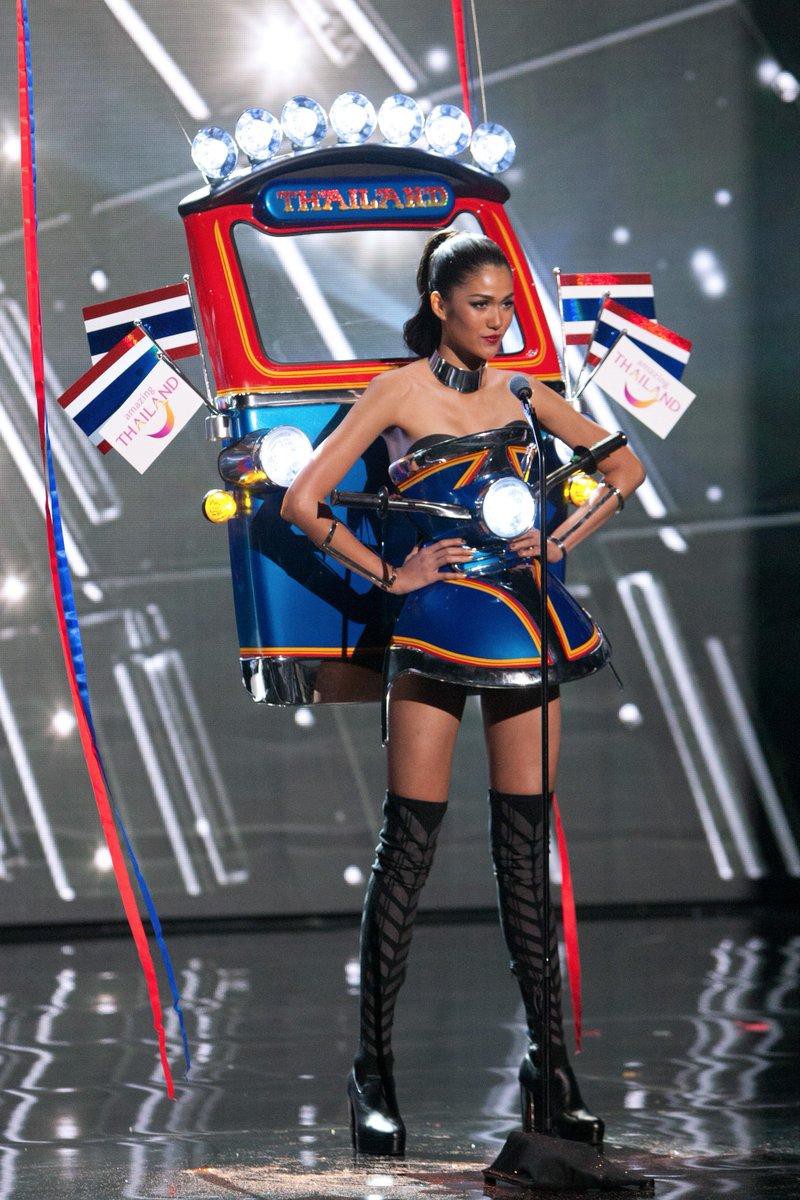 Trang phục &quot;Bánh mỳ&quot; của H'Hen Niê lọt Top 10 trang phục dân tộc đẹp nhất thập kỷ cuộc thi Miss Universe  - Ảnh 9.